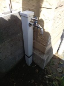 屋外　外　庭　蛇口　水栓　立水栓　交換